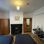 Comfort Triple Near Airport - 2 *