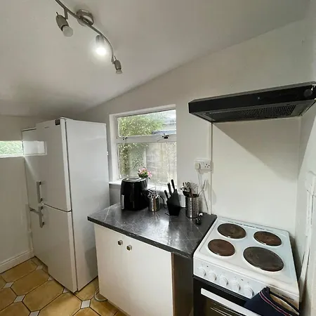 Comfort Triple Near Airport - 2 *