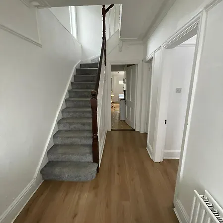 Comfort Triple Near Airport - 2 *