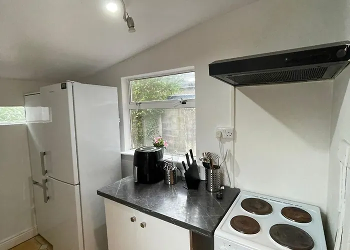 Comfort Triple Near Airport - 2 *