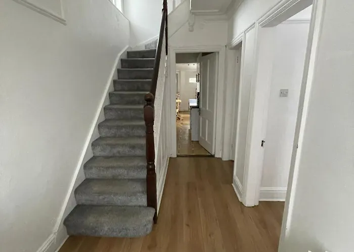 Comfort Triple Near Airport - 2 *