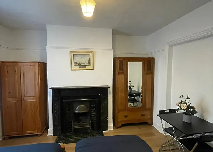 Comfort Triple Near Airport - 2 *